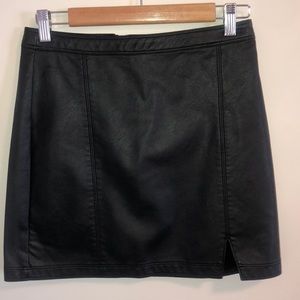 ABERCROMBIE - Vegan Leather Skirt - Small